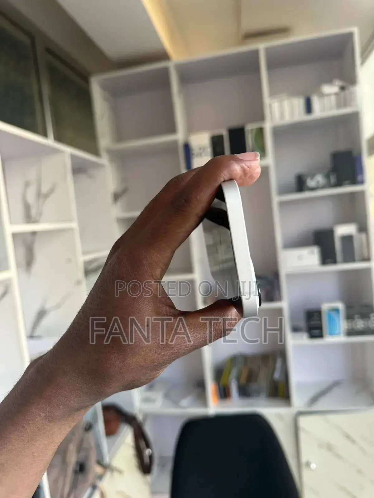 New Apple iPhone 13 128 GB White