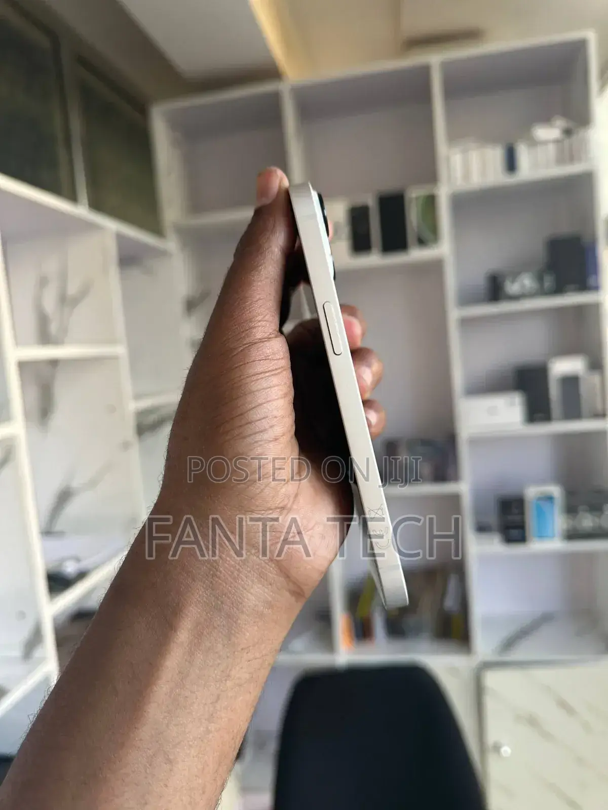 New Apple iPhone 13 128 GB White