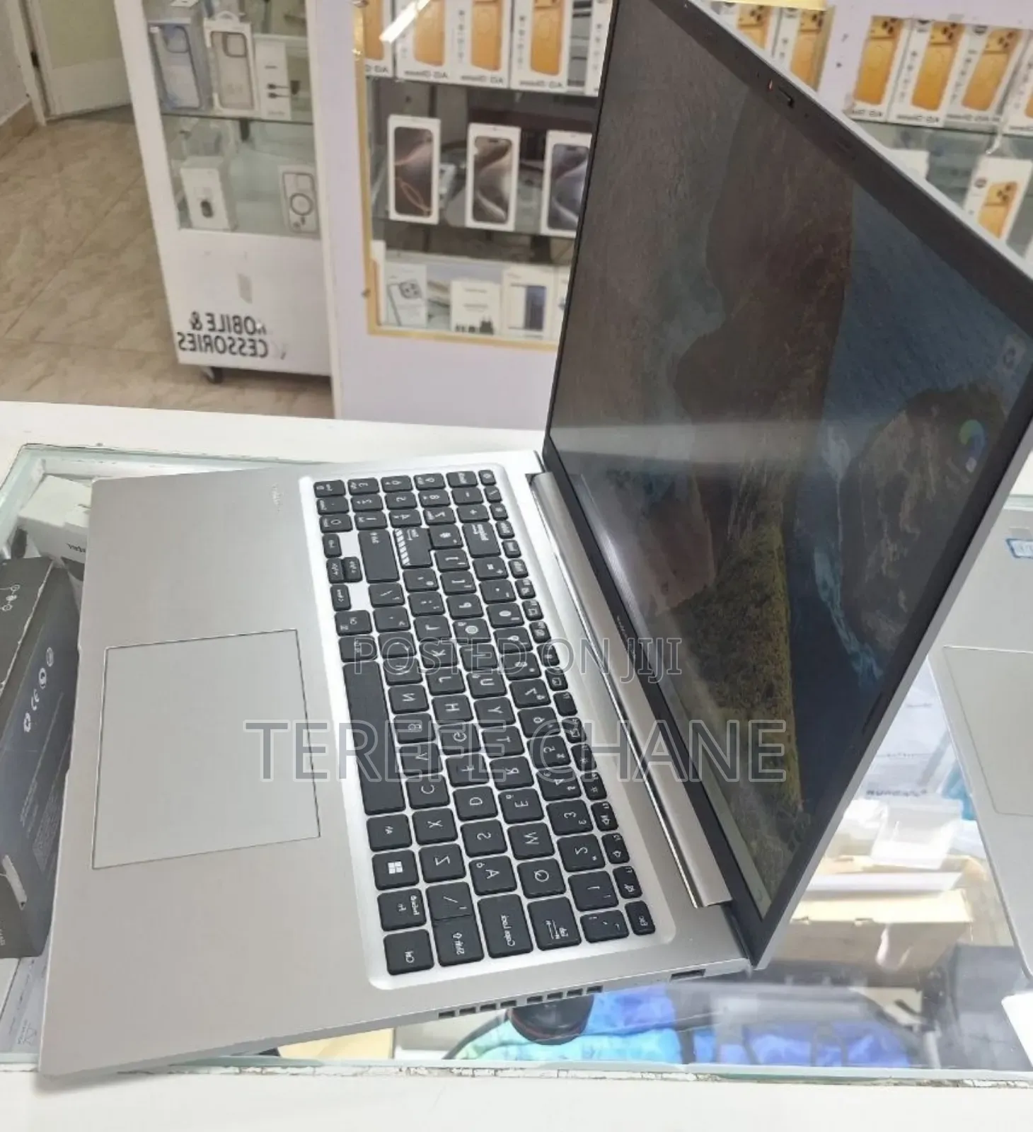 New Laptop Asus VivoBook 15 X505BA 8GB Intel Core i3 SSD 256GB