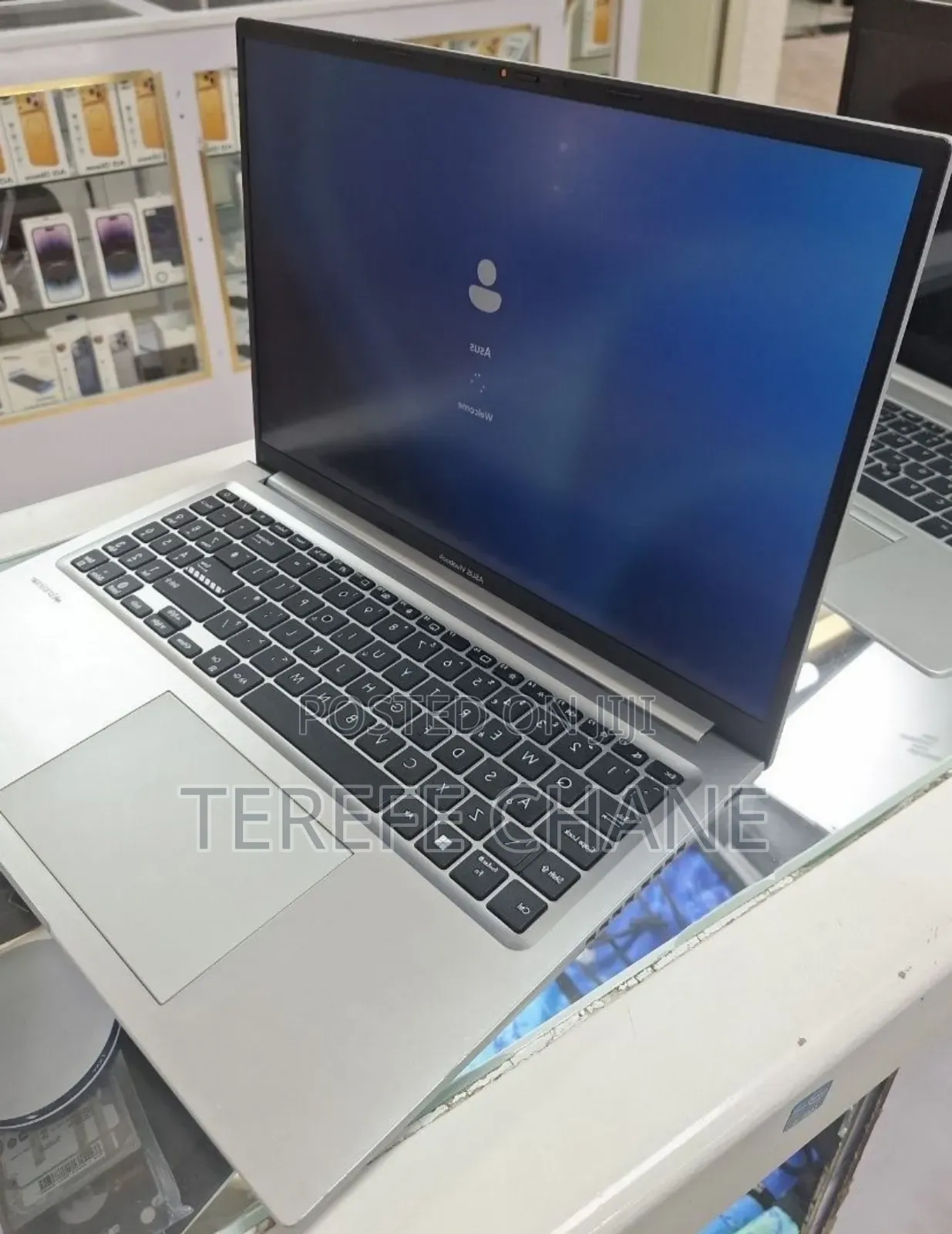 New Laptop Asus VivoBook 15 X505BA 8GB Intel Core i3 SSD 256GB
