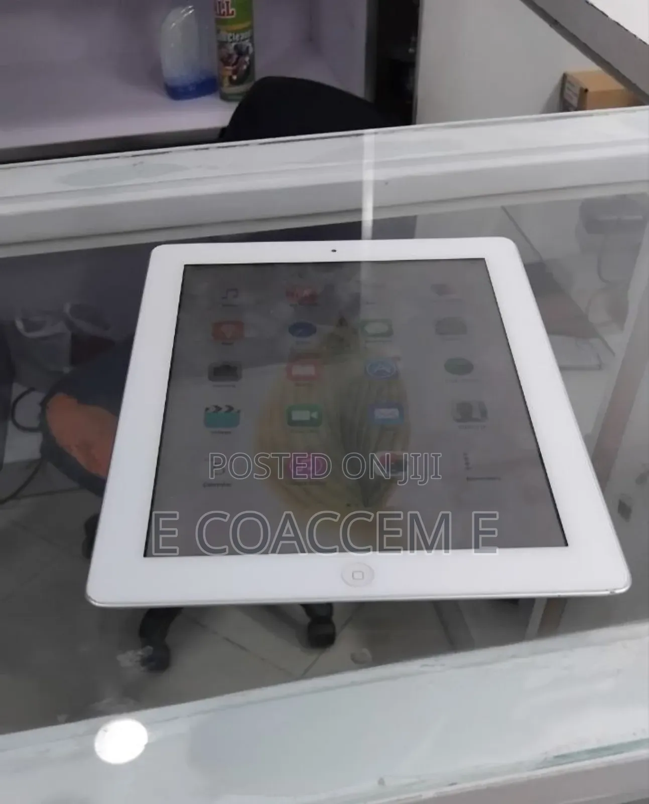 New Apple iPad 9.7 32 GB White