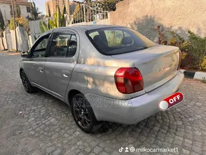 Toyota Platz 2001 Silver