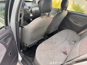 Toyota Platz 2001 Silver