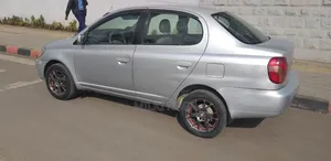 Toyota Platz 2001 Silver