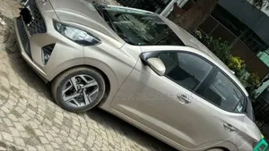 Hyundai I10 2022 Pink