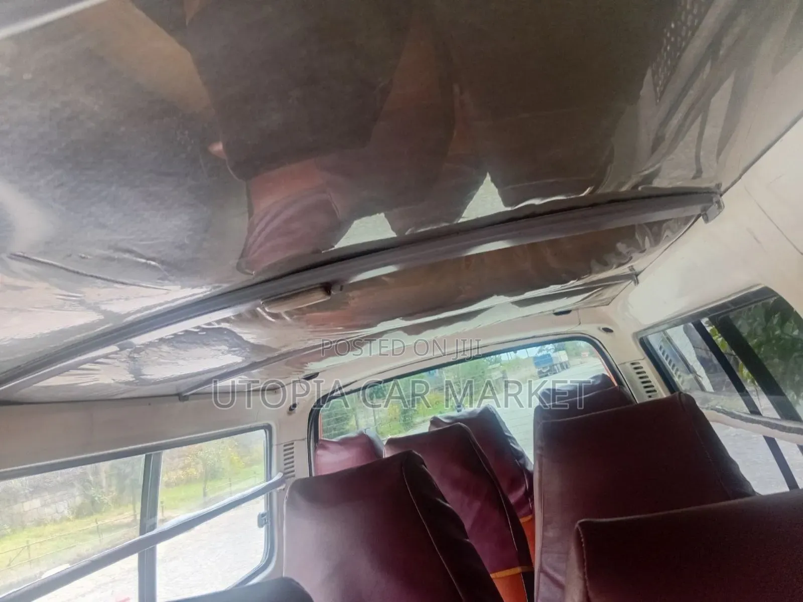 Toyota HiAce 2002 Yellow