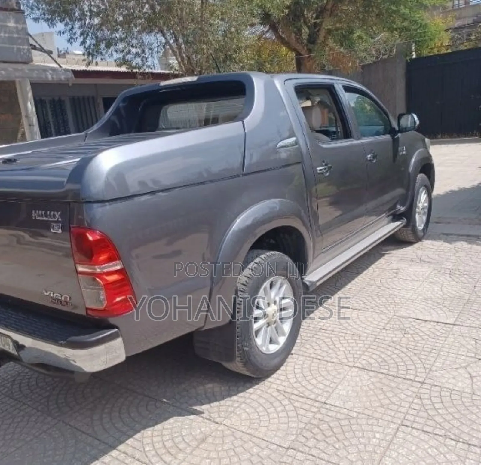 Toyota Hilux 2014 Black