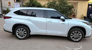 Toyota Highlander 2023 White