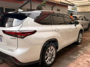Toyota Highlander 2024 White