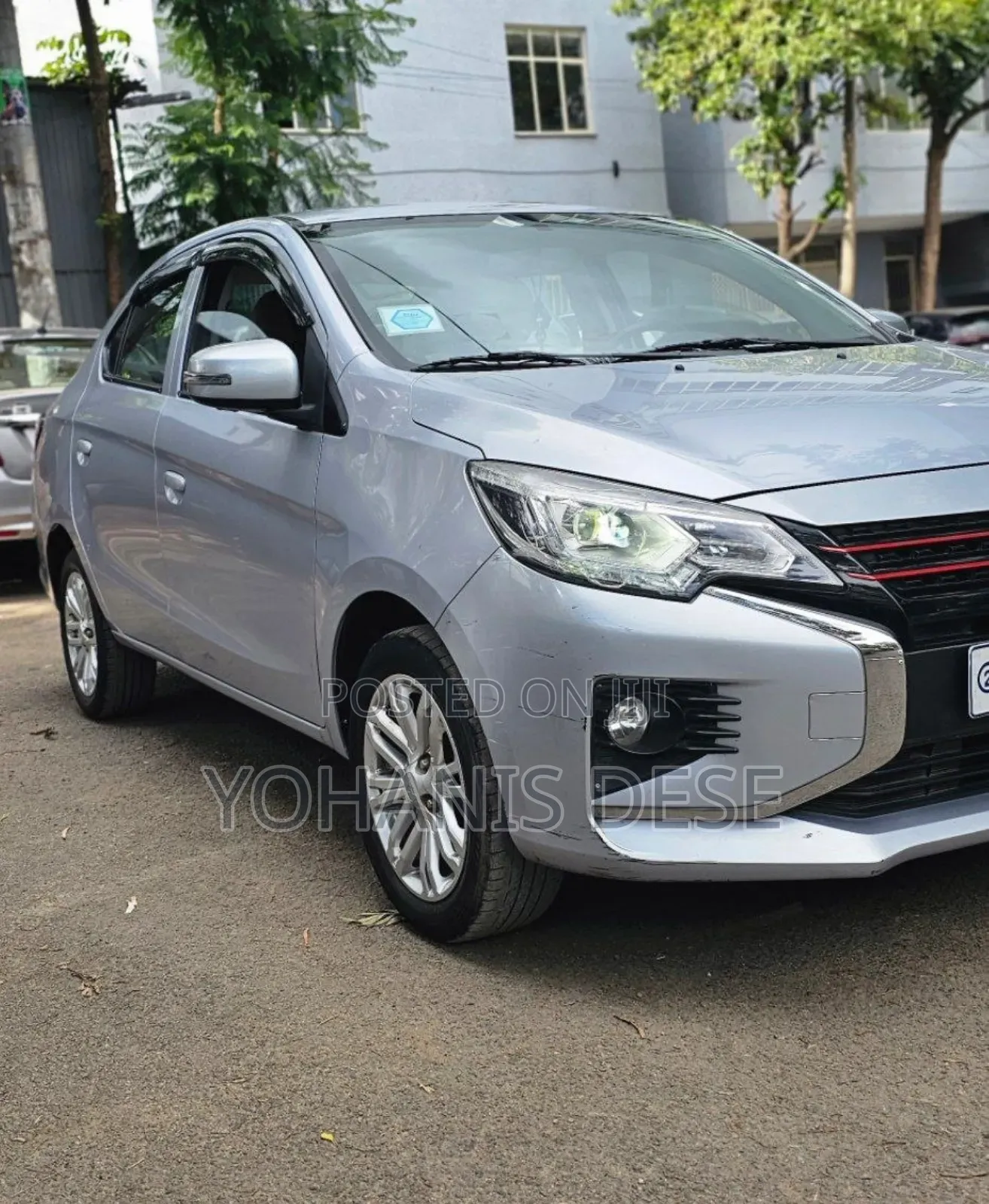 Mitsubishi Attrage 2022 Silver