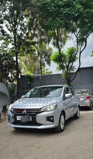 Mitsubishi Attrage 2022 Silver