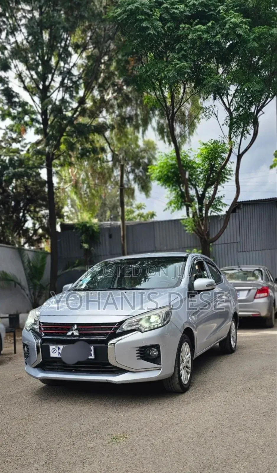 Mitsubishi Attrage 2022 Silver
