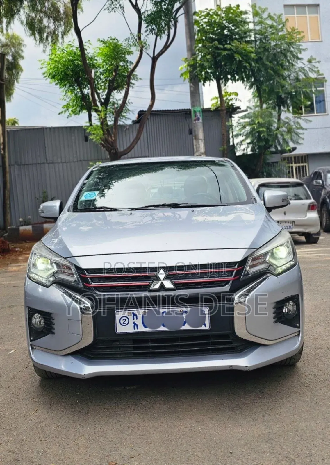 Mitsubishi Attrage 2022 Silver