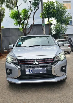 Mitsubishi Attrage 2022 Silver