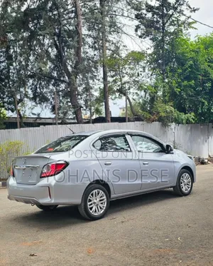 Mitsubishi Attrage 2022 Silver