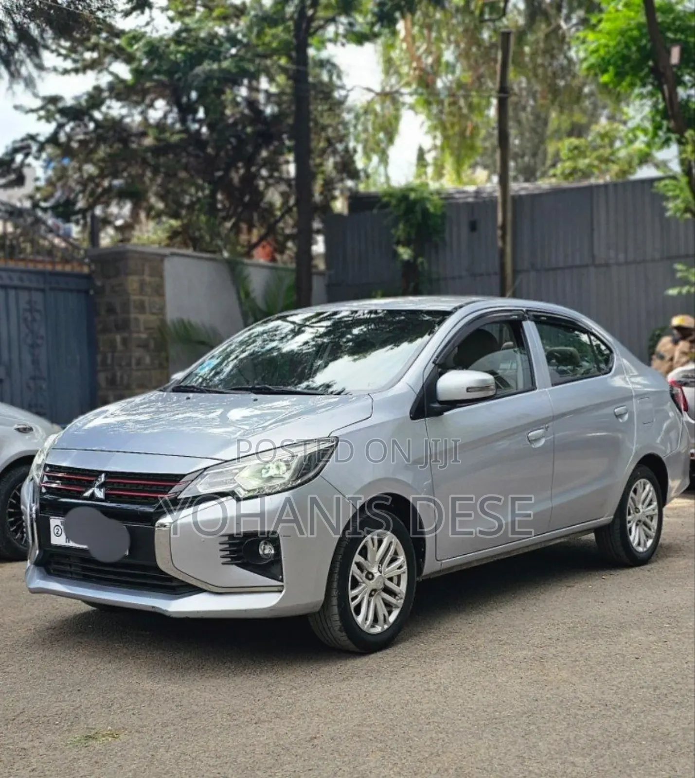 Mitsubishi Attrage 2022 Silver