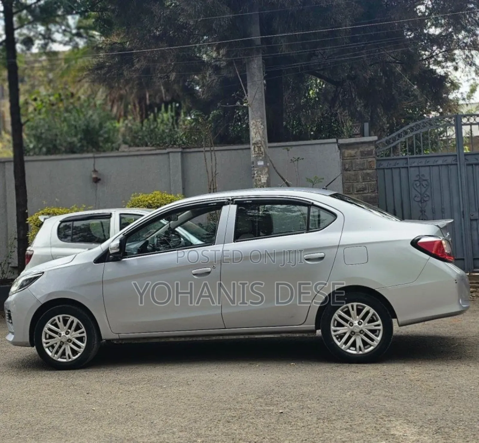 Mitsubishi Attrage 2022 Silver