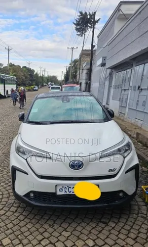Toyota C-HR 2023 White