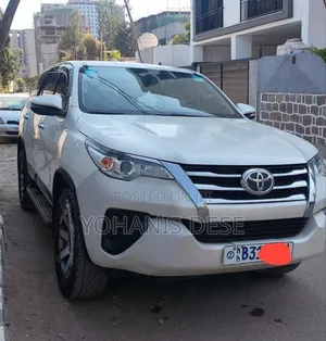 Toyota Fortuner 2018 White