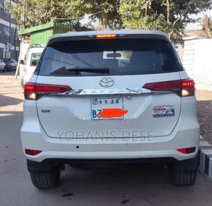 Toyota Fortuner 2018 White