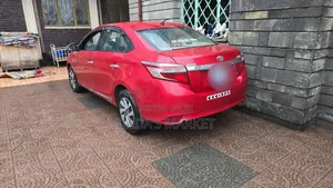 Toyota Yaris 2014 Red