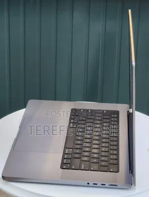 New Laptop Apple MacBook Pro M1 16GB Apple M1 Pro SSD 512GB
