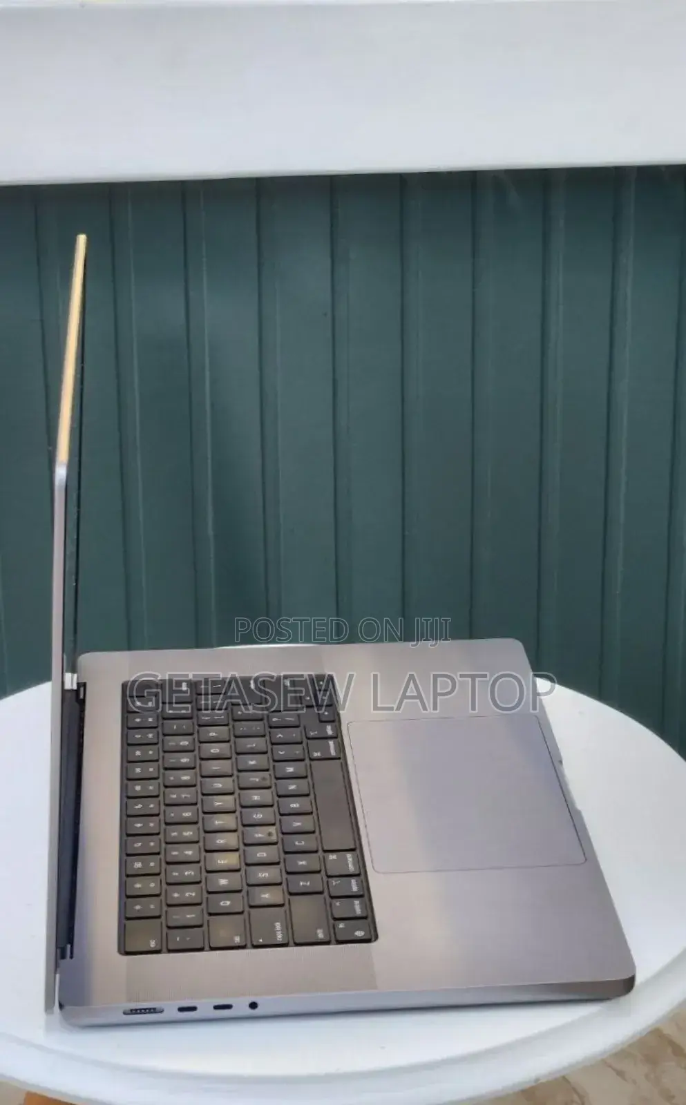 New Laptop Apple MacBook Pro M1 16GB Apple M1 Pro SSD 512GB