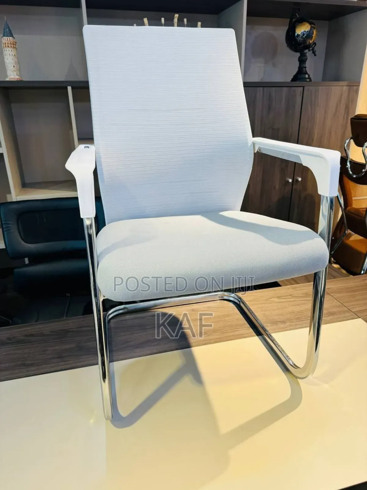 Chair Uleg White Color