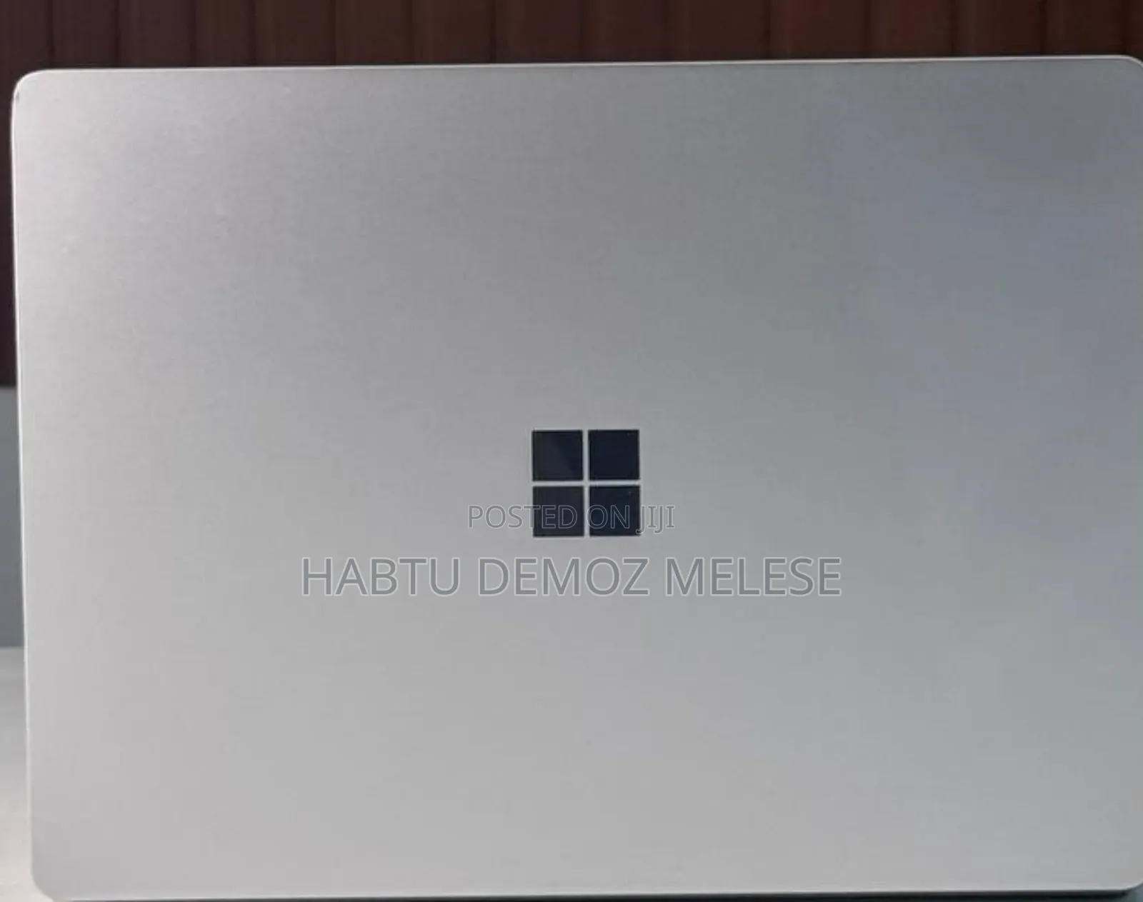 New Laptop Microsoft Surface Go 4GB Intel Core i5 SSD 256GB