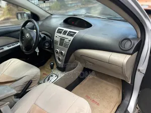 Toyota Belta 2007