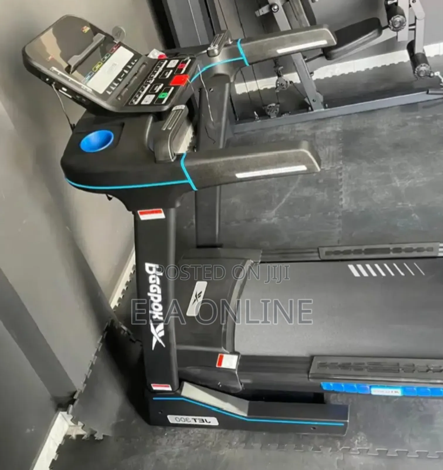 24/7 የቤት ጂም ትሬድሚል Reebok J200 ያግኙን
