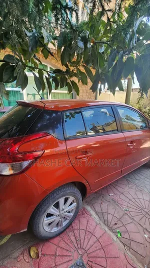 Toyota Yaris 2017 Pearl