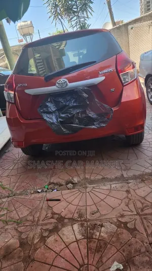 Toyota Yaris 2017 Pearl