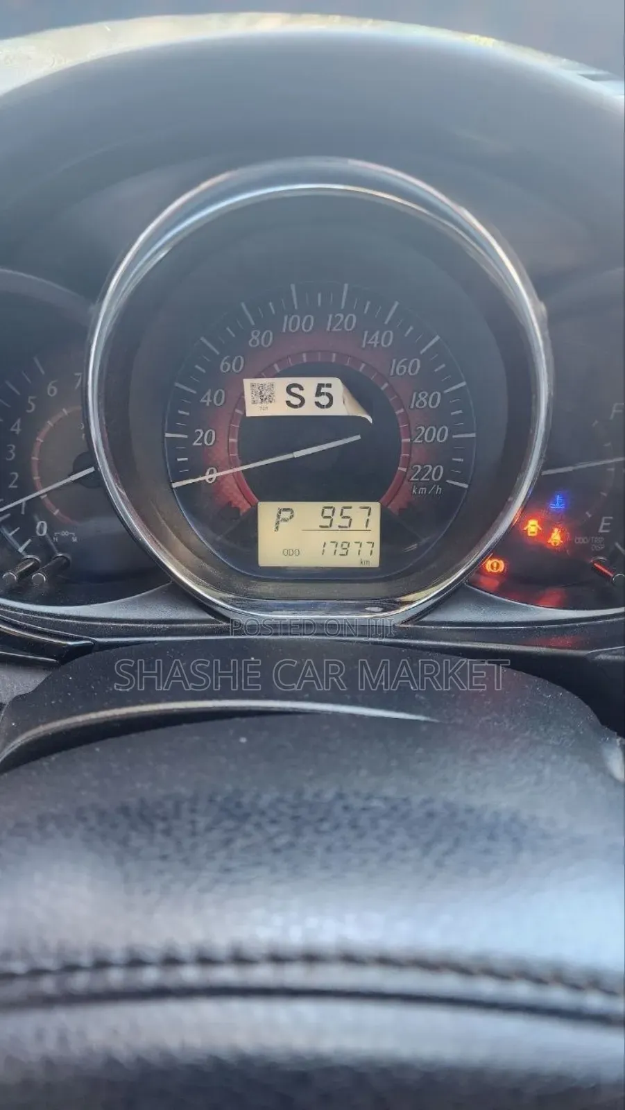 Toyota Yaris 2017 Pearl