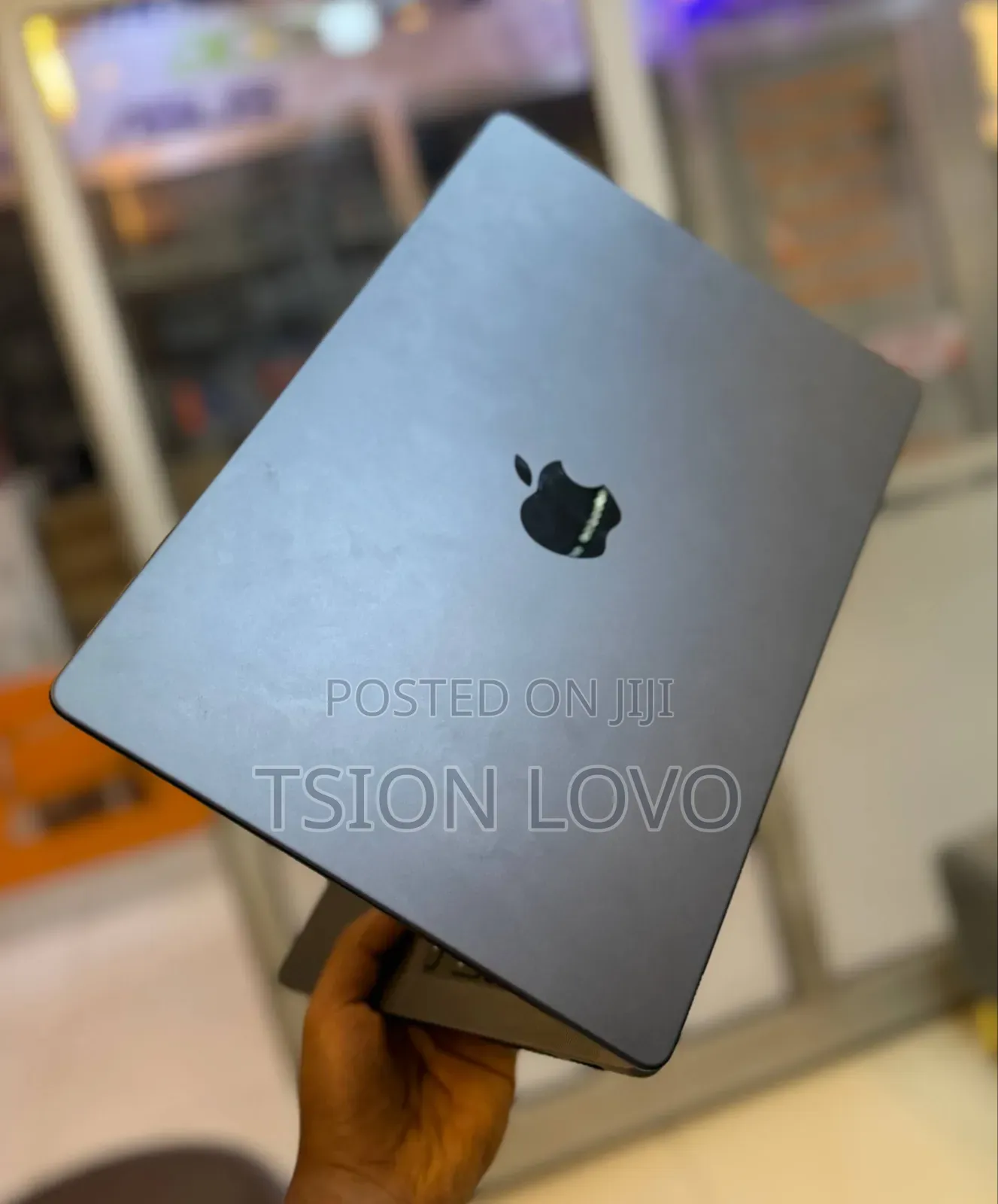 New Laptop Apple Macbook Pro 2025 M5 14-inch 16GB Apple M5 SSD 512GB
