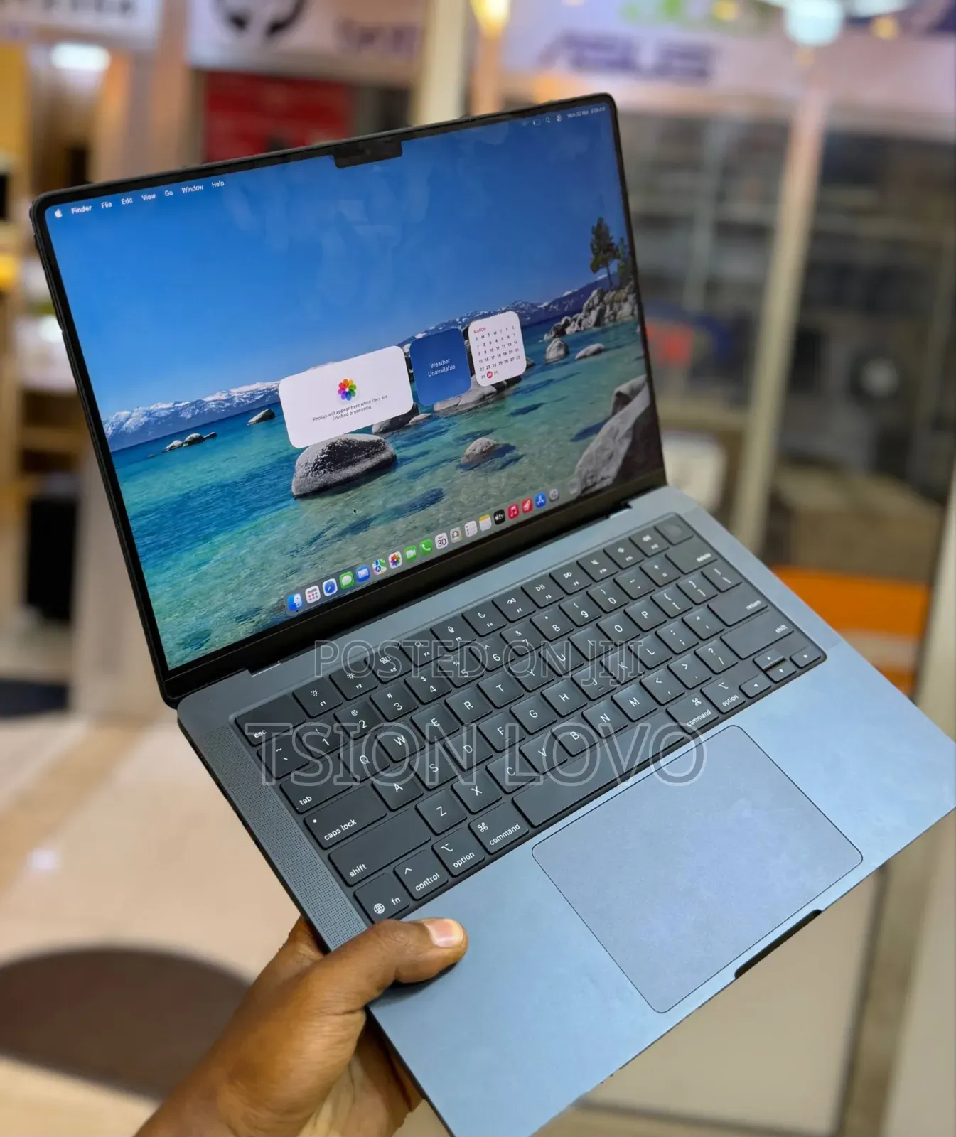 New Laptop Apple Macbook Pro 2025 M5 14-inch 16GB Apple M5 SSD 512GB