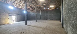 የሚከራ፦ መጋዘን