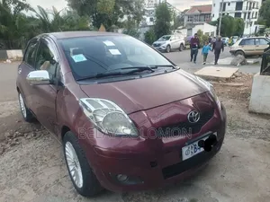 Toyota Yaris 2010 Red