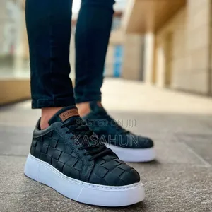 Oirginal Shose Chekchi