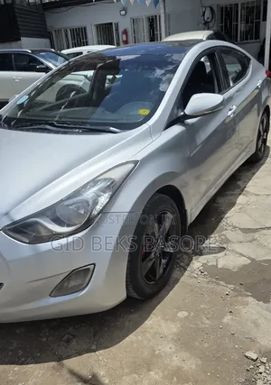 Hyundai Elantra 2013 Silver