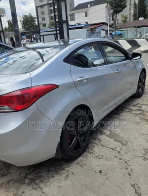 Hyundai Elantra 2013 Silver