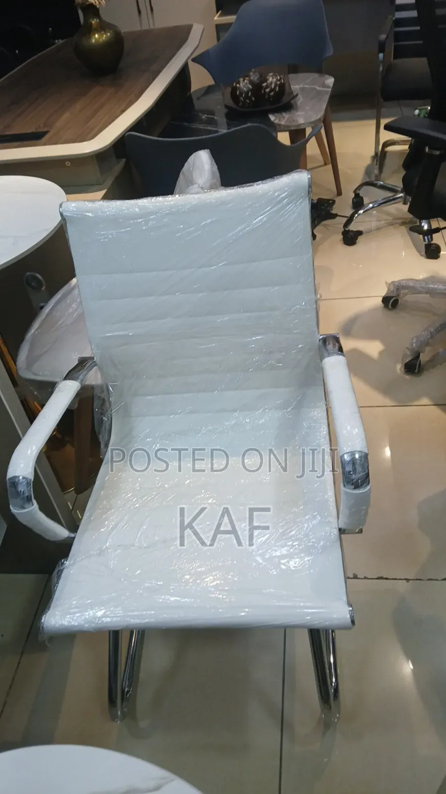 Gust Chair U Leg