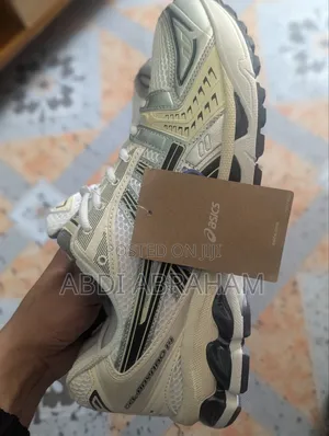Asics Premium