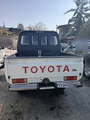 Toyota Land Cruiser 2021 White