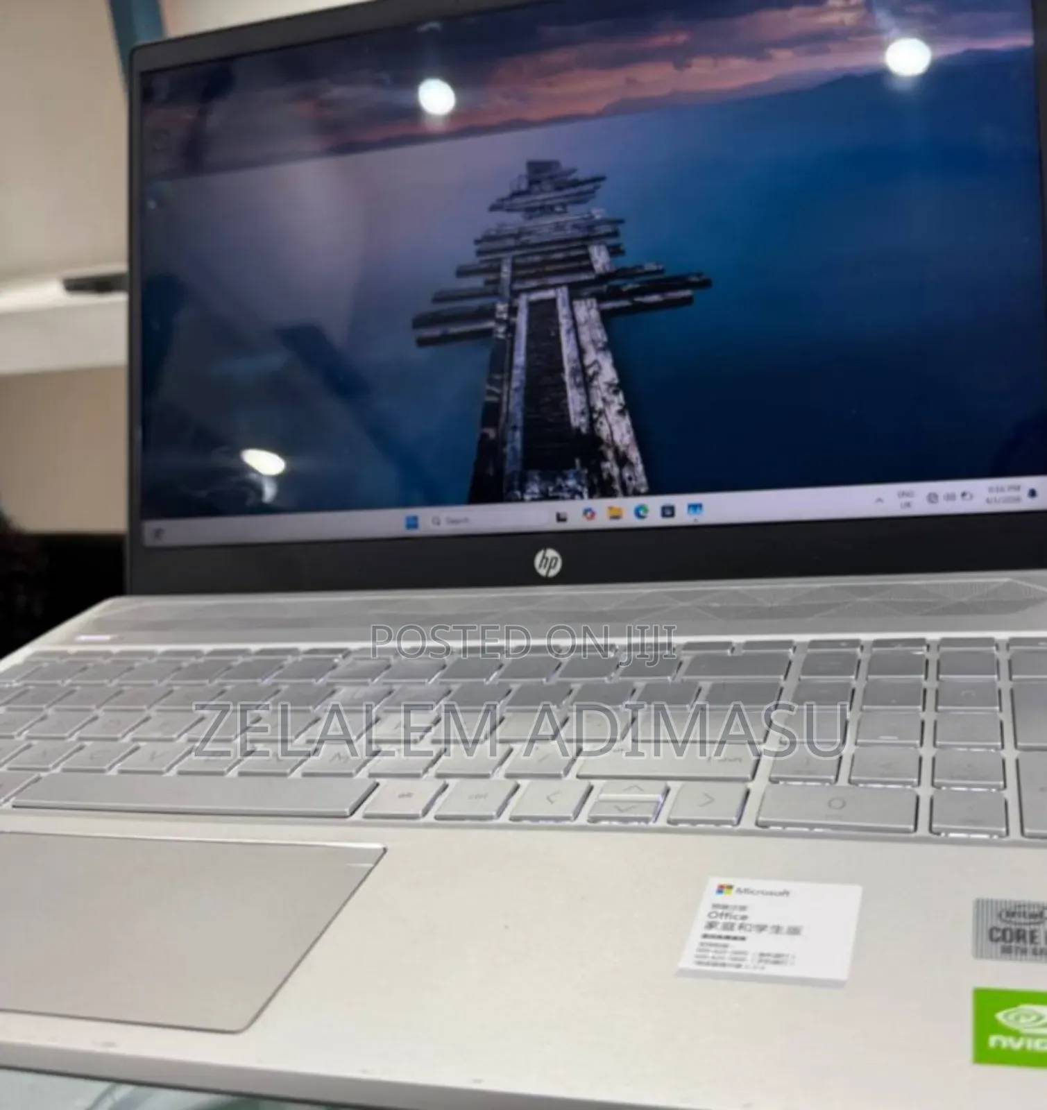 New Laptop HP Pavilion 15 8GB Intel Core i7 SSD 512GB