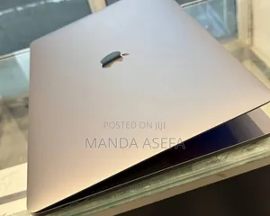 New Laptop Apple MacBook Pro 2016 16GB Intel Core i7 SSD 256GB