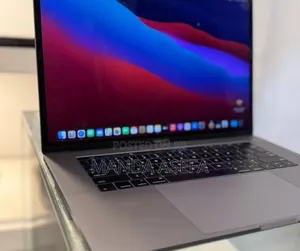 New Laptop Apple MacBook Pro 2016 16GB Intel Core i7 SSD 256GB