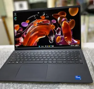 New Laptop Dell Vostro 3520 8GB Intel Core i5 HDD 1T