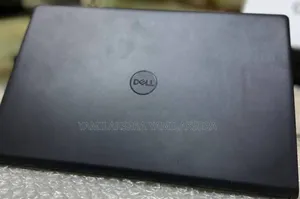 New Laptop Dell Vostro 3520 8GB Intel Core i5 HDD 1T
