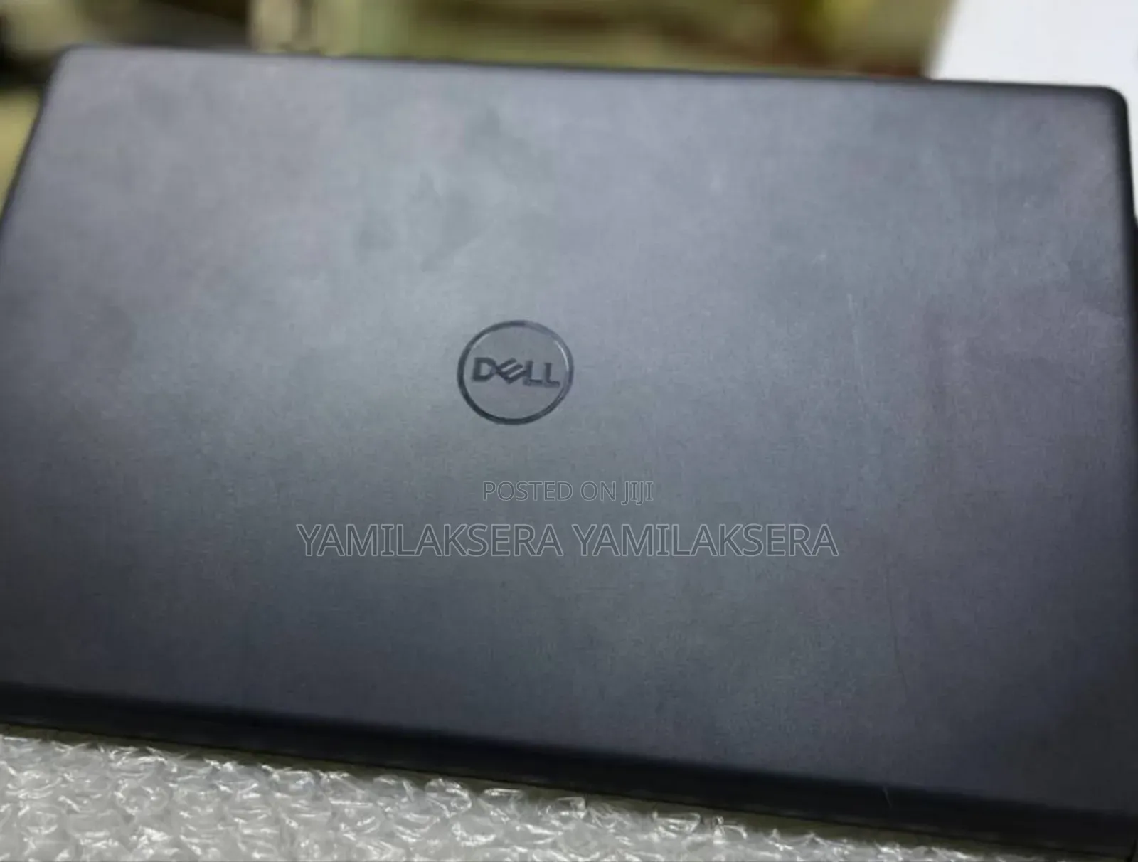 New Laptop Dell Vostro 3520 8GB Intel Core i5 HDD 1T